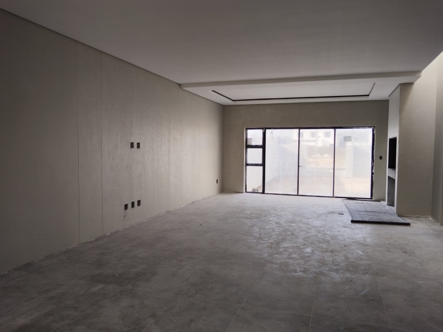  Bedroom Property for Sale in Sandown Western Cape